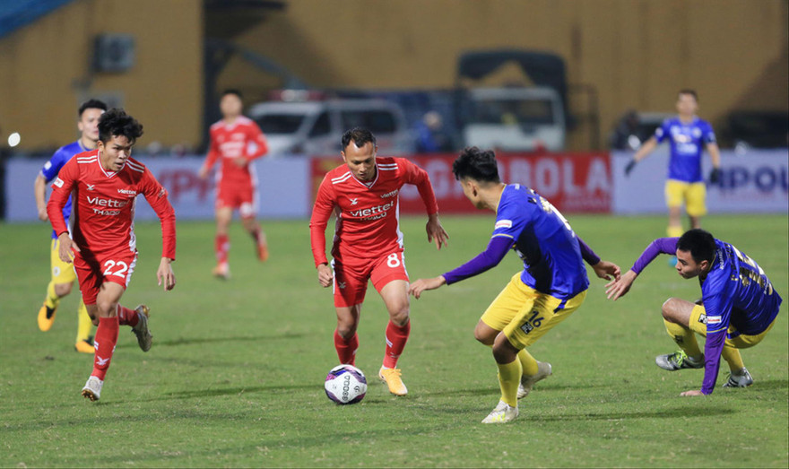 Viettel bắt đầu​bán vé xem các trận đấu sân nhà ở V-League sau 2 năm miễn phí Ảnh: Anh Tú 