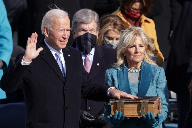 Ông Biden tuyên thệ nhậm chức. Ảnh: Getty