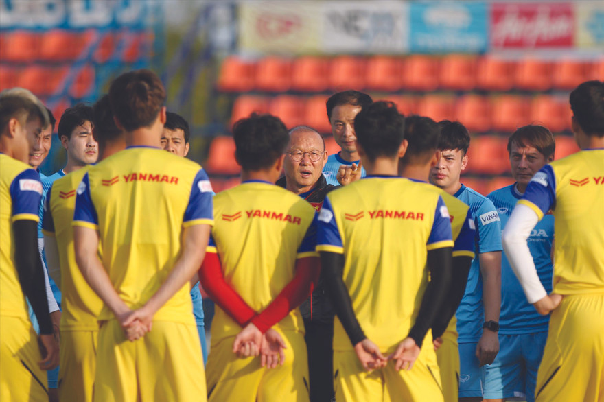 Thày trò HLV Park Hang Seo tập trung toàn lực cho mục tiêu giành vé dự Olympic 2020. Ảnh: HỮU PHẠM 