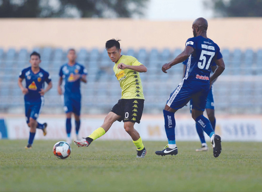 CLB Hà Nội buộc phải thắng Thanh Hóa sau khi đã mất điểm trước Quảng Nam vòng 12 ảnh: Anh Tú 