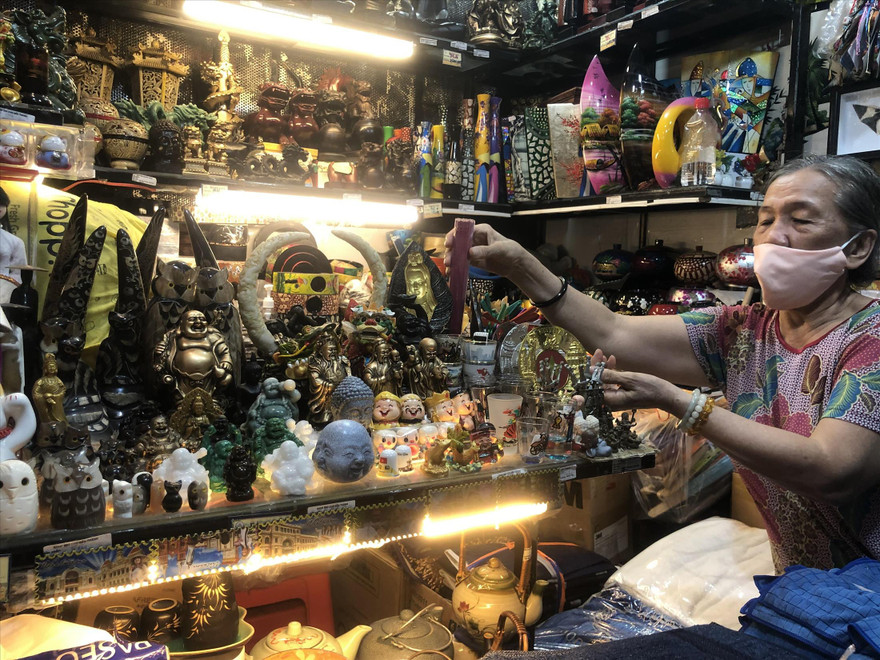 Bà Ba Minh lo “ôm nợ” vì buôn bán khó khăn