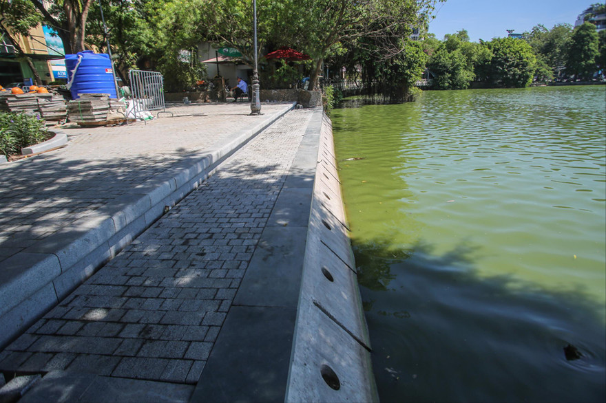 Thành phố Hà Nội đồng ý cho chỉnh trang, cải tạo, kè hồ Hoàn Kiếm cả ngày và đêm Ảnh: Duy Phạm 