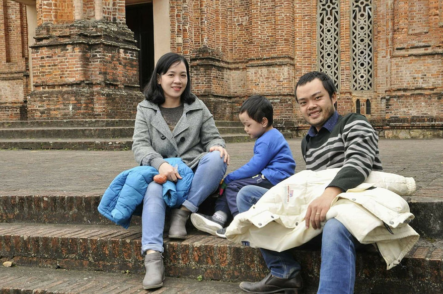 Cùng với vợ - cô giáo