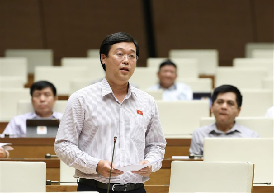 ĐBQH Lê Quốc Phong (Bình Thuận) mong muốn Quốc hội, ĐBQH, HĐND các tỉnh, thành xem việc tiếp xúc và lắng nghe tiếng nói trẻ em là trách nhiệm của mình. Ảnh: Nhật Minh 