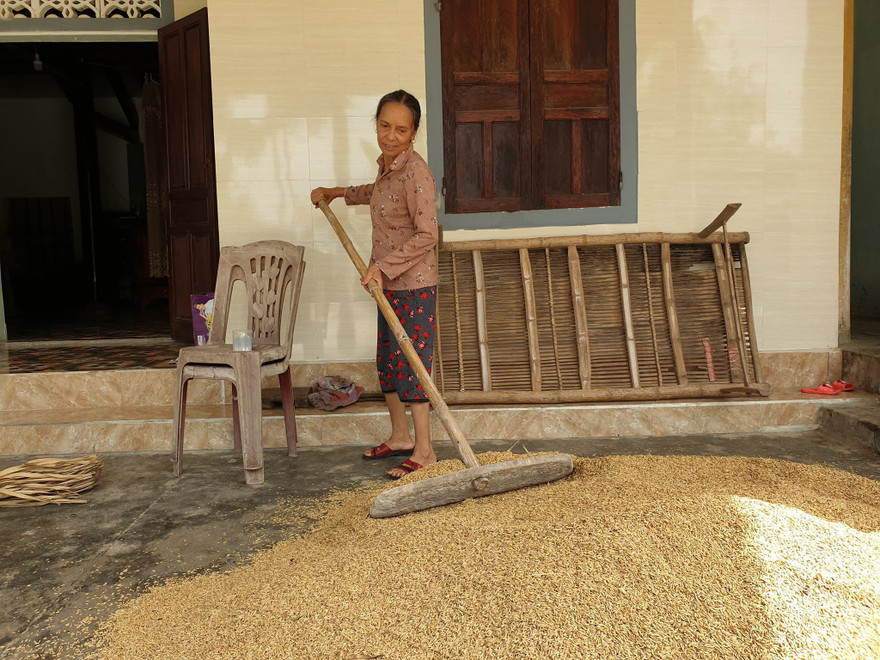 Bà Thiều Thị Tuyết từ chối nhận tiền hỗ trợ để dành cho những hoàn cảnh khó khăn khác