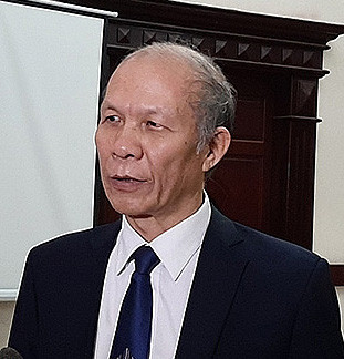 Theo ông Đinh Trọng Thịnh, trước hết, chúng ta nên mở cửa đường hàng không và ưu tiên nhập cảnh với nhà đầu tư, chuyên gia nước ngoài. 