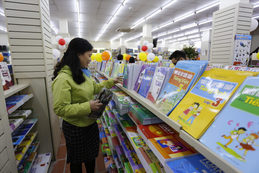 Bộ GD&ĐT không biên soạn 1 bộ SGK Ảnh: NHƯ Ý 