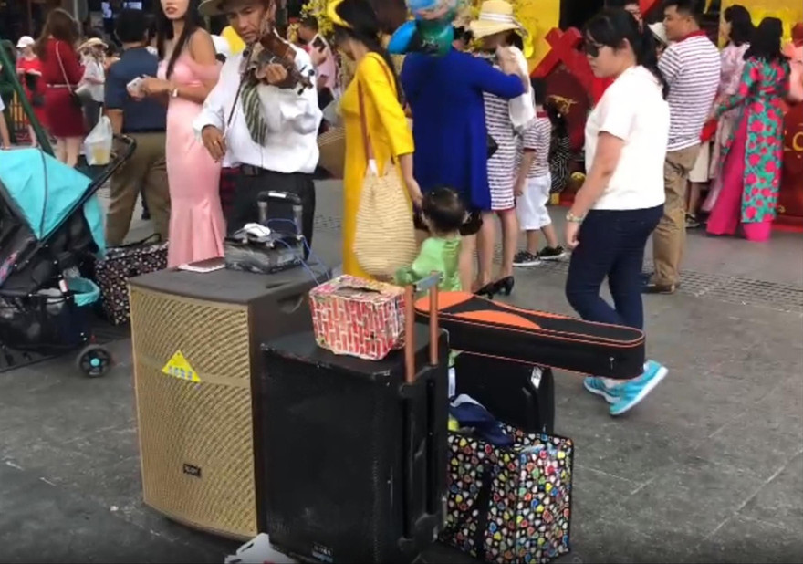 Loa kẹo kéo, quán nhậu gây tiếng ồn trên nhiều tuyến đường ở TPHCMẢnh: Uyên Phương 