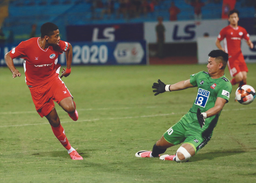 Chân sút ngoại đóng vai trò quan trọng vào thành tích của các CLB tại V-League ảnh: NHƯ Ý 