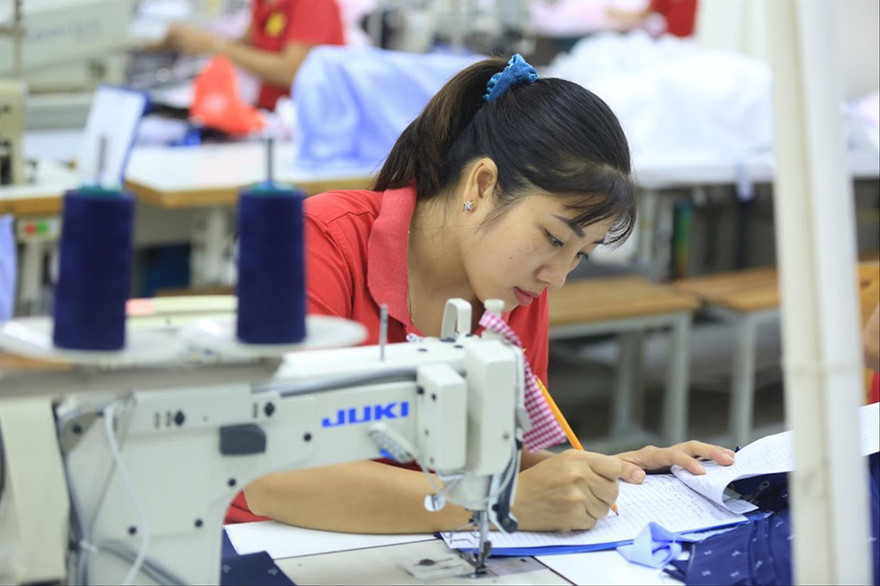 Dệt may cầm cự để tránh bị phá sản nếu dịch kéo dài Ảnh: Như Ý