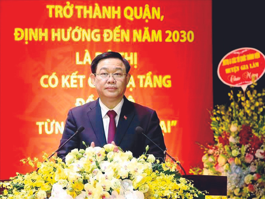  Bí thư Thành ủy Hà Nội Vương Đình Huệ phát biểu tại đại hội, trong đó nhấn mạnh: Gia Lâm cần phát huy thế mạnh để lên quận trước năm 2025