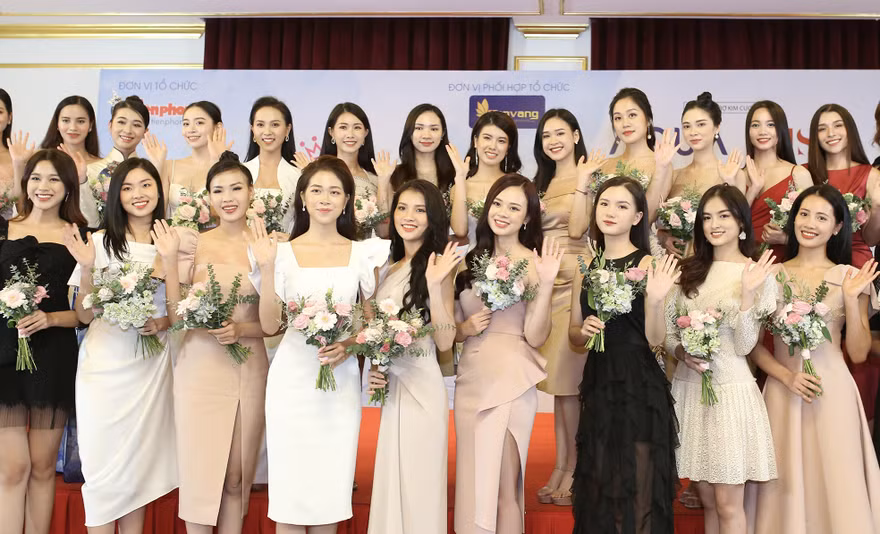 Ban Giám khảo có nhiều lựa chọn từ Top 60 