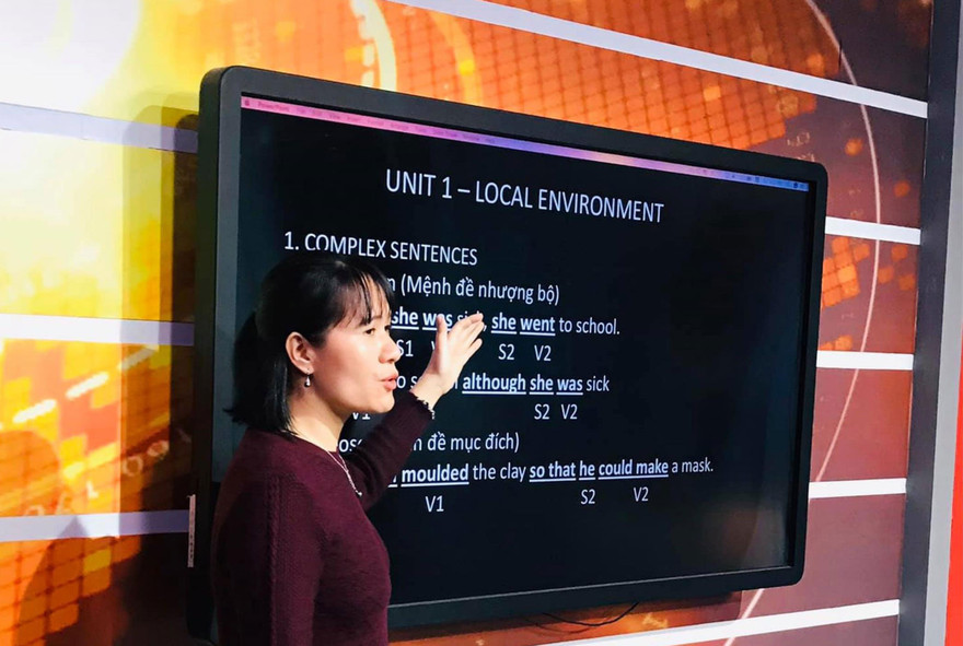  Giáo viên Hà Nội dạy học trên truyền hình 