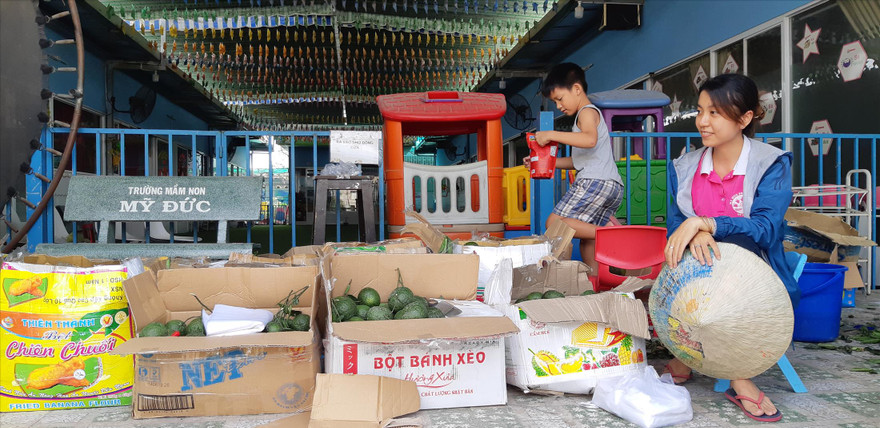 Giáo viên mầm non phải làm thêm, bán hàng trong thời gian trường tạm đóng cửa vì dịch COVID-19 