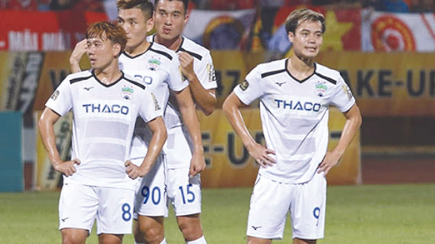 Các cầu thủ HAGL liên tiếp nhận thất bại ở giai đoạn 2 LS V.League 
