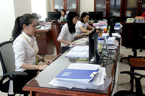 Chức danh quản lý nào được đề xuất thêm 5 năm làm việc?