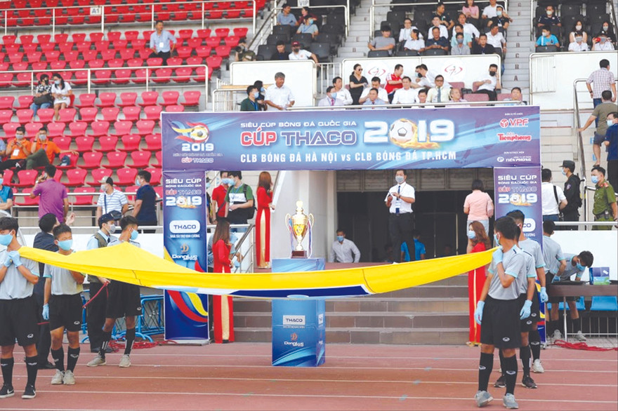 Công tác phòng chống dịch áp dụng ở trận Siêu cúp bóng đá Quốc gia-Cúp THACO 2019 được đánh giá cao Ảnh: NHƯ Ý