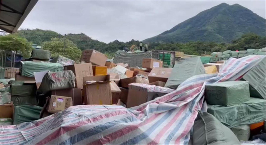  Tang vật liên quan bị thu giữ