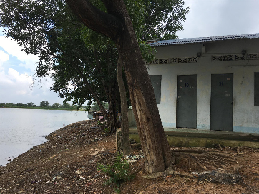 Nhà trọ xây dựng trên đất hành lang hồ Bà Long 