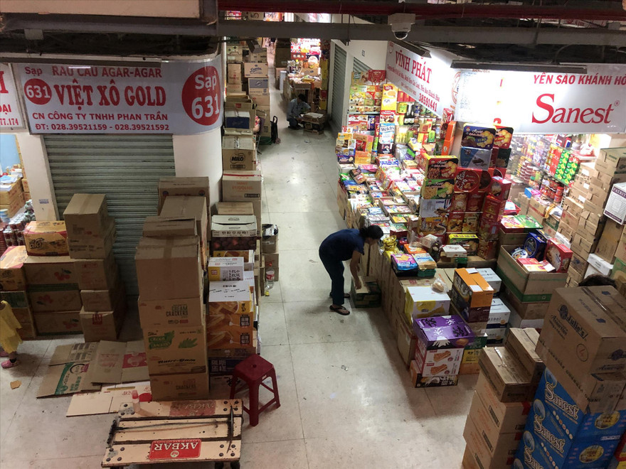 Chợ sỉ Bình Tây (Q.6) vắng hoe khách dù đang vào mùa cao điểm tết 