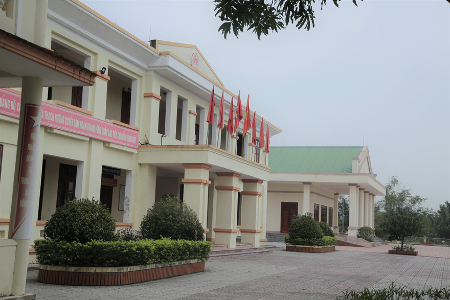 Trụ sở xã Thạch Hương (cũ) vừa xây dựng lại với nguồn vốn 8 tỷ đồng đang đẹp “long lanh” nay bỏ hoang 