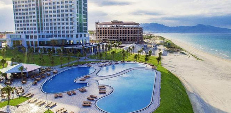 Condotel vừa được đề xuất gỡ vướng sổ đỏ, Bộ Xây dựng lại kiến nghị kiểm soát tín dụng đầu tư Ảnh: Hồng Vĩnh