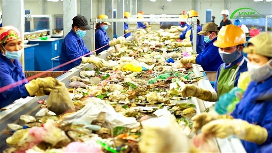 Dây chuyền phân loại xử lý rác được đưa vào vận hành thử 