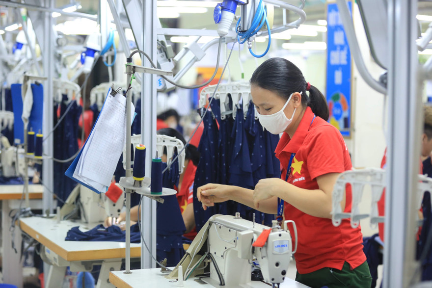 Nhiều DN nhỏ và vừa vẫn chưa tiếp cận được các gói chính sách hỗ trợ của Chính phủ Ảnh: Như Ý