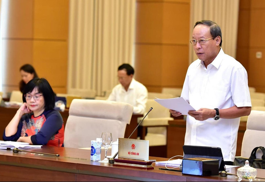 Thứ trưởng Bộ Công an Lê Quý Vương tại phiên họp. Ảnh Như Ý 