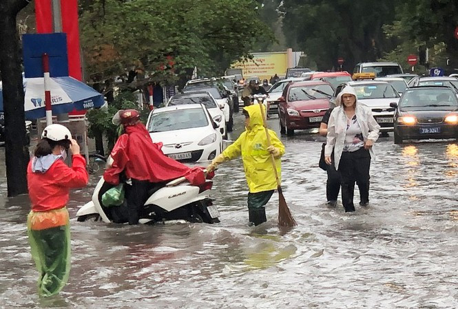 Sử dụng ngân sách để thanh toán dịch vụ công ở Hà Nội