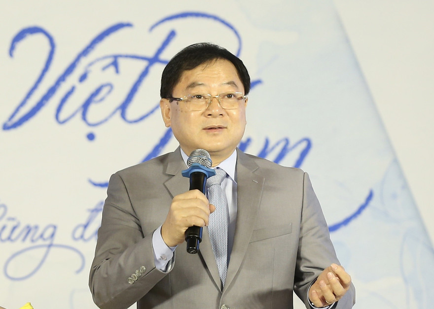 Nhà báo Lê Xuân Sơn, Trưởng Ban Tổ chức HHVN 2020 cảm ơn sự đóng góp của các thí sinh đến với cuộc thi