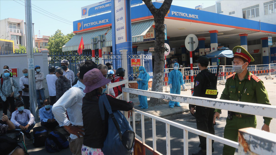 Thêm nhiều khu vực xung quanh 3 bệnh viện ở Ðà Nẵng bị phong tỏa Ảnh: Nguyễn Thành