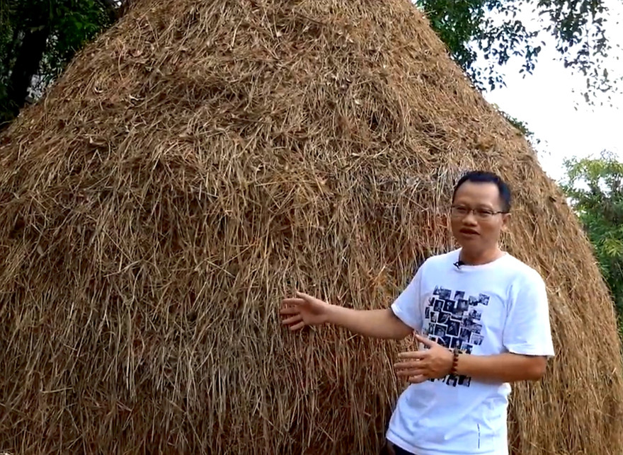 Nhà văn Trần Nhã Thụy kể chuyện làng quê lành mạnh nhưng ít người xem Ảnh: Chụp từ “Tôi là người nhà quê”