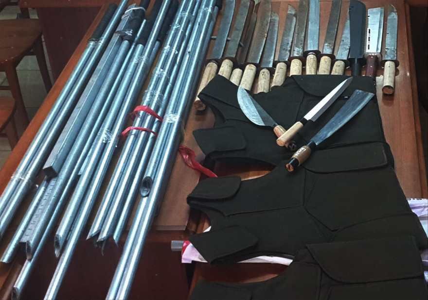 Nhiều hung khí của băng nhóm cho vay nặng lãi dùng để uy hiếp con nợ Ảnh: Ngô Bình Ảnh: Ngô Bình