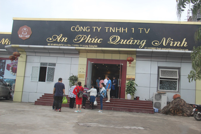 Một trong số những cửa hàng “đặc biệt” chỉ bán hàng cho khách Trung Quốc.