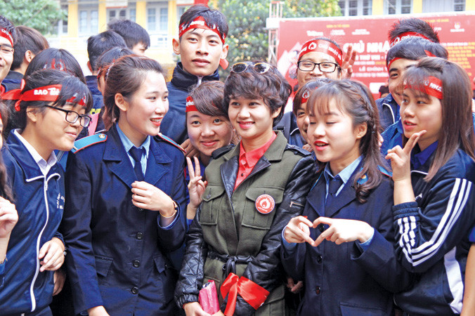 Lê Cát Trọng Lý tại Chủ Nhật Đỏ 2016. Ảnh: N.M.Hà.