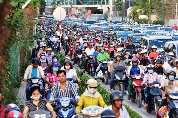 Tình trạng kẹt xe ở TPHCM vẫn diễn biến phức tạp vì rất nhiều dự án đầu tư hạ tầng bị cắt giảm do thiếu tiền đầu tư. Ảnh: H.T.