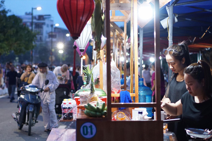 Khu phố đi bộ Trịnh Công Sơn chưa tạo được bản sắc như kỳ vọng. Ảnh: Nguyên Khánh.