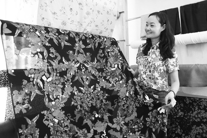 Lụa in hoa ở Bảo Lộc.