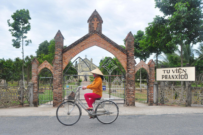Tu viện Phan-xi-co ở Cù Lao Giêng.