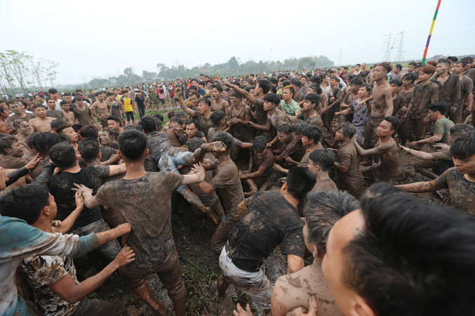 Bộ VHTTDL yêu cầu thay đổi cách tổ chức, không để phết Hiền Quan tiếp tục vỡ trận​. Ảnh: Mạnh Thắng.