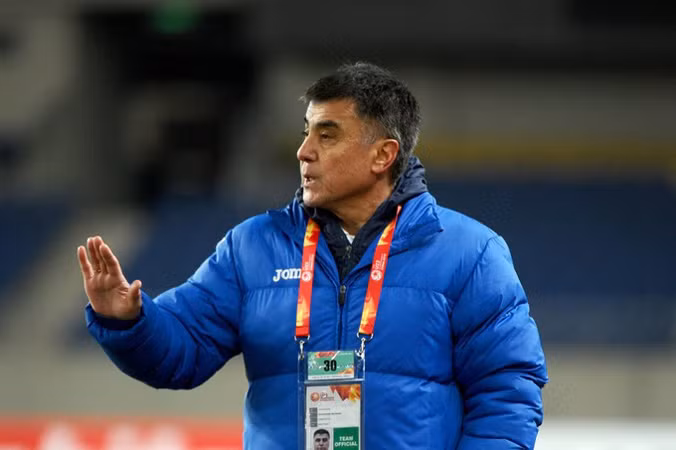 HLV trưởng Ravshan Khaidarov.