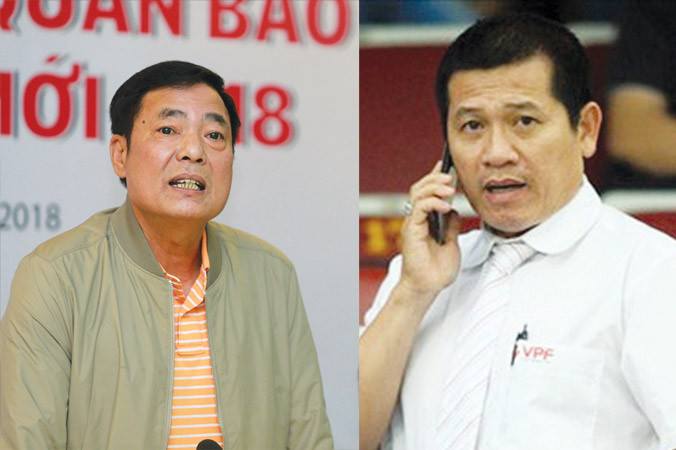 Ông Trần Mạnh Hùng và ông Dương Văn Hiền (cầm điện thoại). Ảnh: VSI.