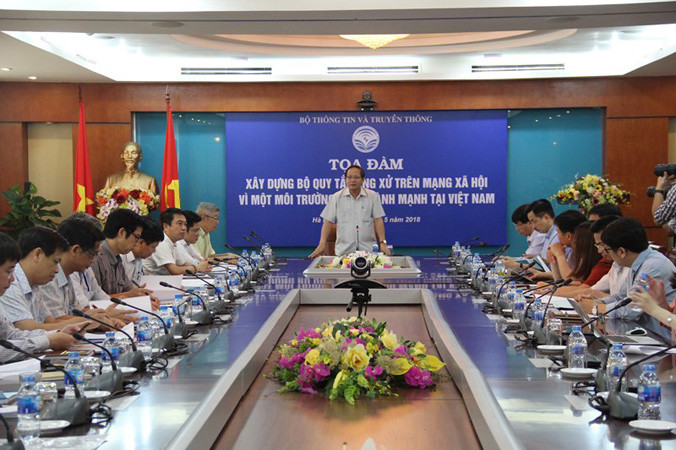 Tọa đàm xây dựng Bộ quy tắc ứng xử trên mạng xã hội do Bộ TT&TT tổ chức ngày 18/5. Ảnh : Infonet.