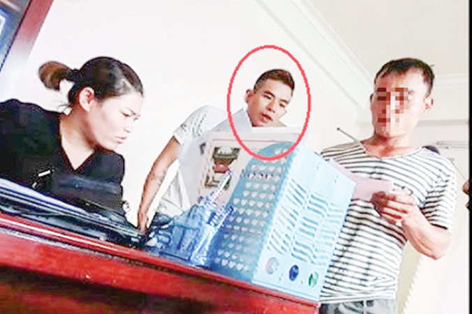 Trong văn phòng Cty Phan Anh còn có cả thanh niên xăm trổ luôn can thiệp mỗi khi người lao động thắc mắc khiếu nại.