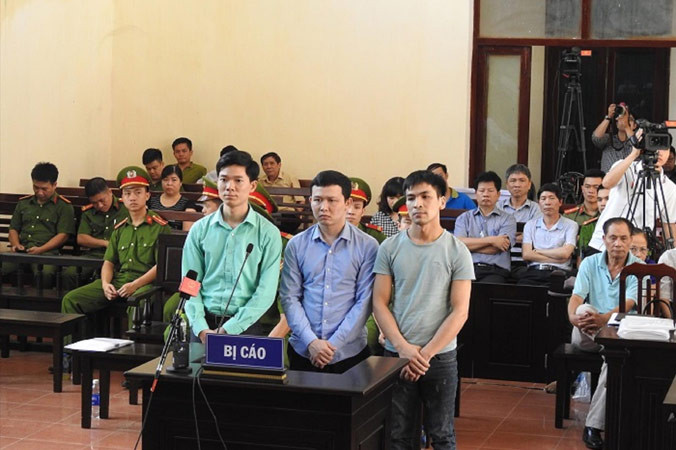 Các bị cáo tại tòa.