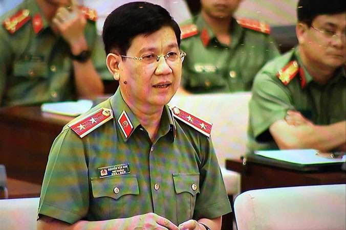 Thứ trưởng Bộ Công an Nguyễn Văn Sơn tại phiên họp.