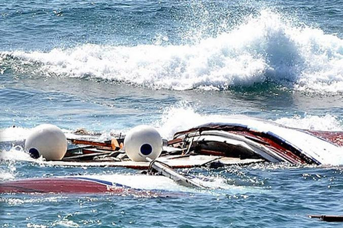 Xác tàu đắm ngày 18/7.