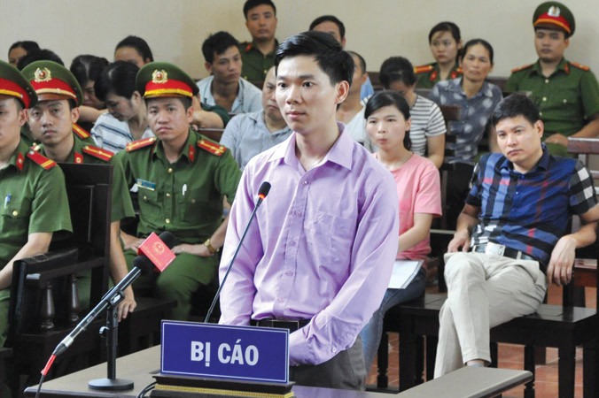 Bị cáo Hoàng Công Lương tại tòa.