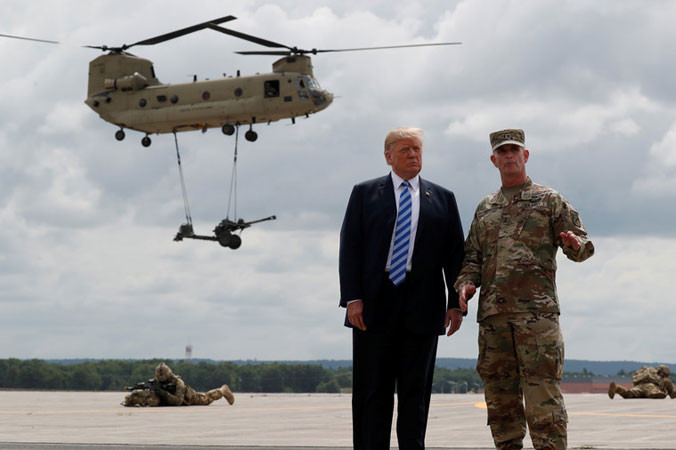 Ông Trump: Mỹ có vũ khí tốt nhất thế giới. Ảnh: Reuters.